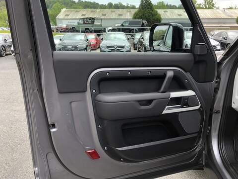 Land Rover Defender 90 D250 MHEV SE - U2038