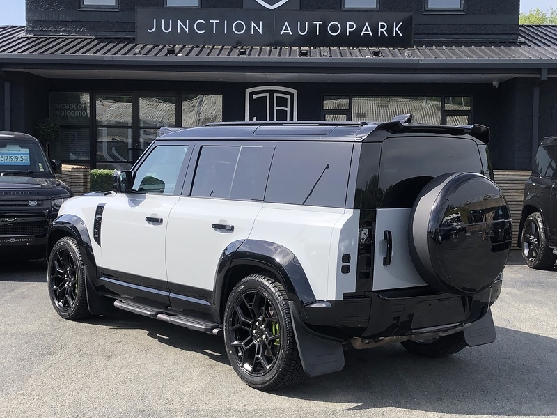 Land Rover Defender 110 D300 MHEV HSE - U2051