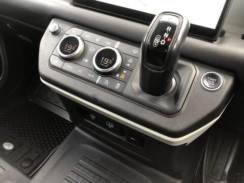 Land Rover Defender 110 D300 MHEV HSE - U2051