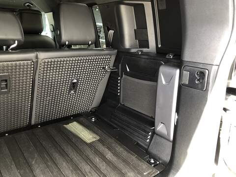 Land Rover Defender 110 D300 MHEV X-Dynamic HSE - U2052