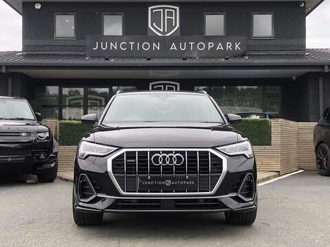 Audi Q3 TFSI S line - U2063