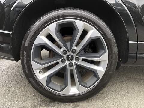 Audi Q3 TFSI S line - U2063