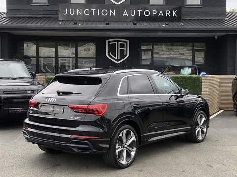 Audi Q3 TFSI S line - U2063