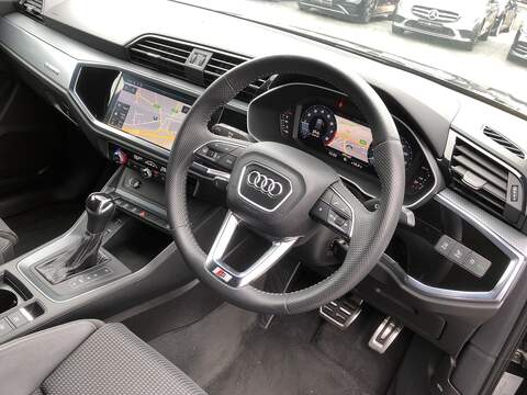 Audi Q3 TFSI S line - U2063
