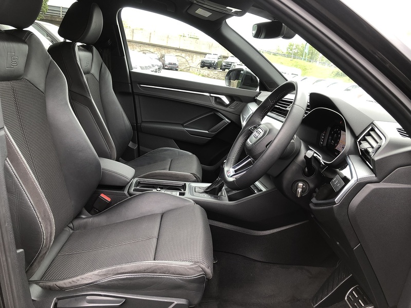 Audi Q3 TFSI S line - U2063