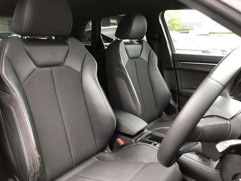 Audi Q3 TFSI S line - U2063