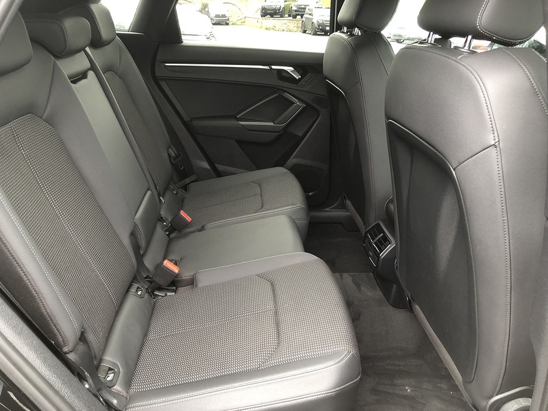 Audi Q3 TFSI S line - U2063