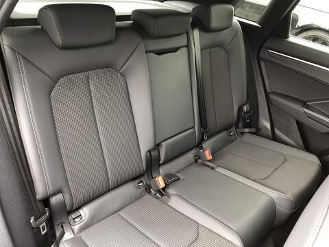 Audi Q3 TFSI S line - U2063