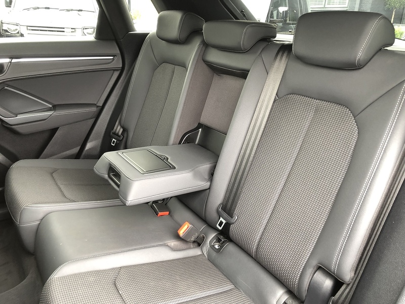 Audi Q3 TFSI S line - U2063