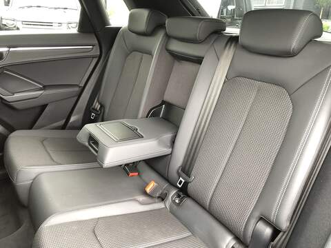 Audi Q3 TFSI S line - U2063