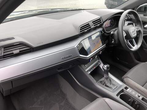 Audi Q3 TFSI S line - U2063