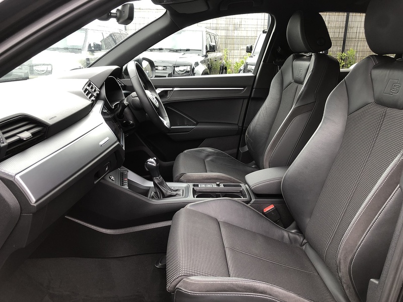 Audi Q3 TFSI S line - U2063