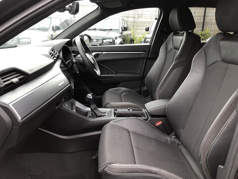 Audi Q3 TFSI S line - U2063