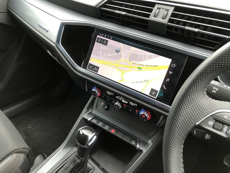 Audi Q3 TFSI S line - U2063