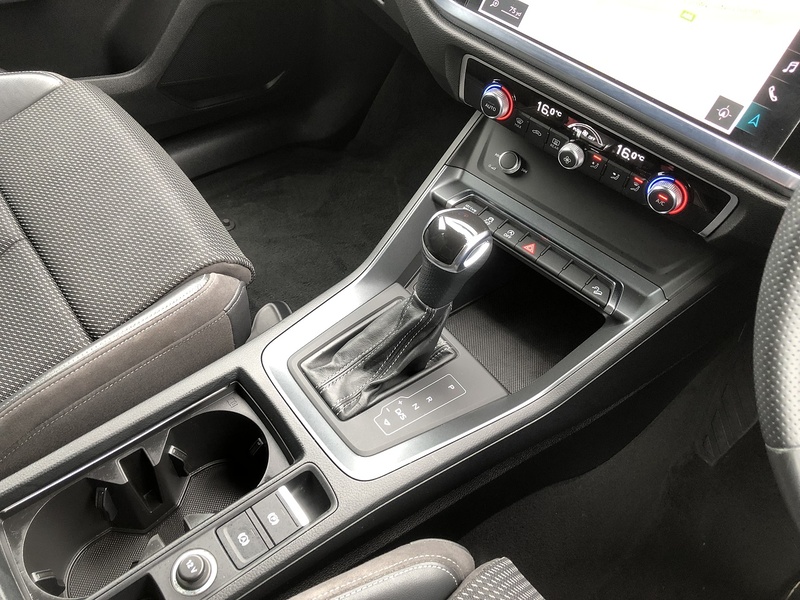 Audi Q3 TFSI S line - U2063