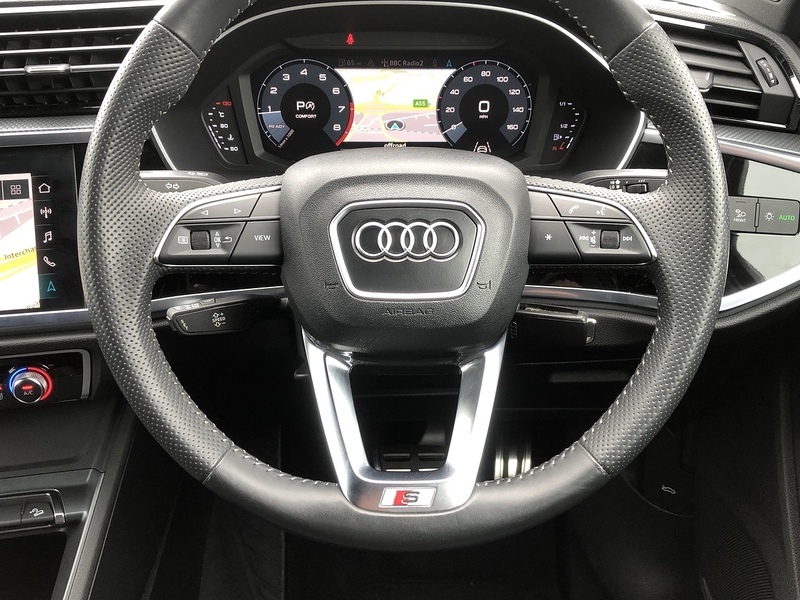 Audi Q3 TFSI S line - U2063
