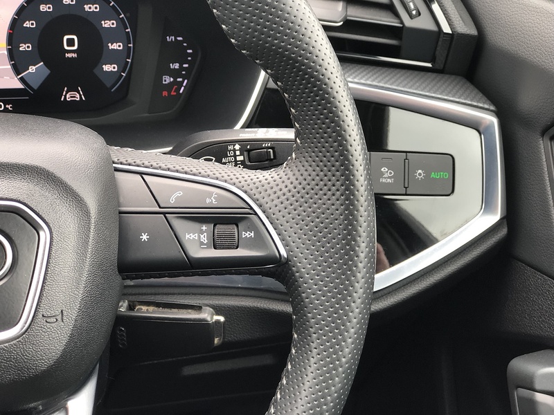 Audi Q3 TFSI S line - U2063
