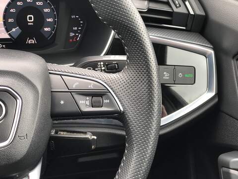 Audi Q3 TFSI S line - U2063