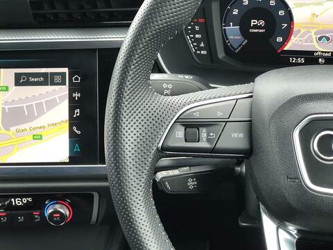 Audi Q3 TFSI S line - U2063