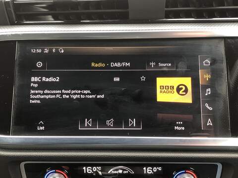 Audi Q3 TFSI S line - U2063