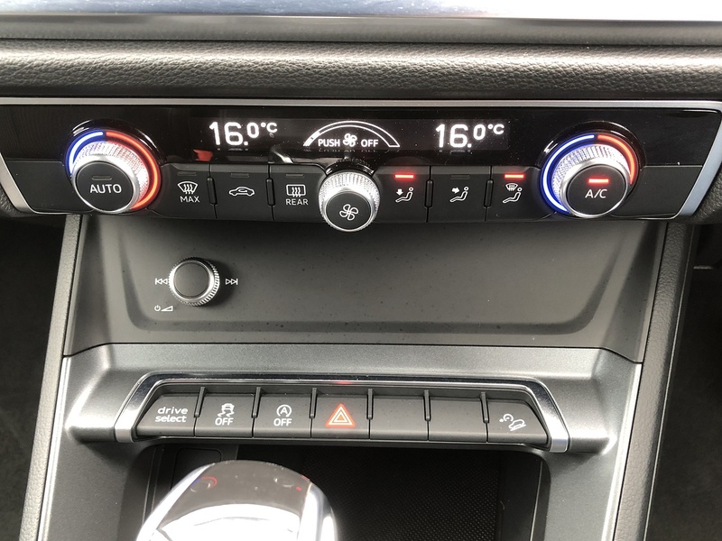 Audi Q3 TFSI S line - U2063