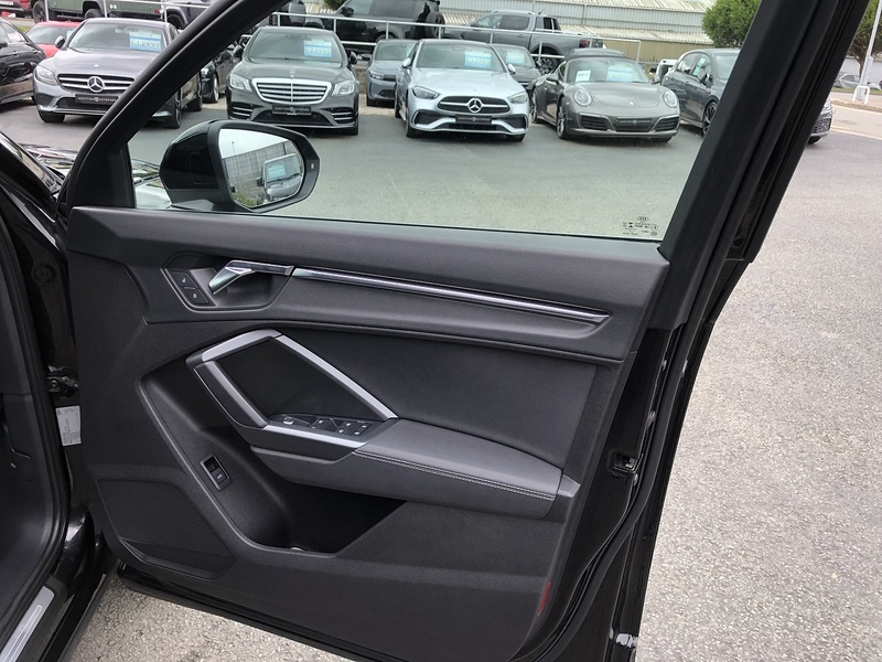 Audi Q3 TFSI S line - U2063