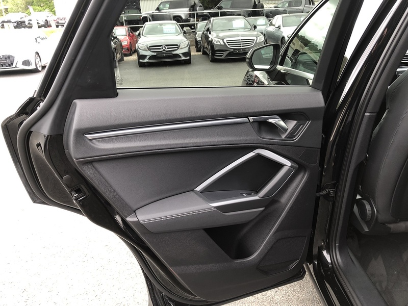 Audi Q3 TFSI S line - U2063