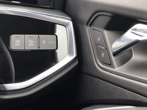 Audi Q3 TFSI S line - U2063