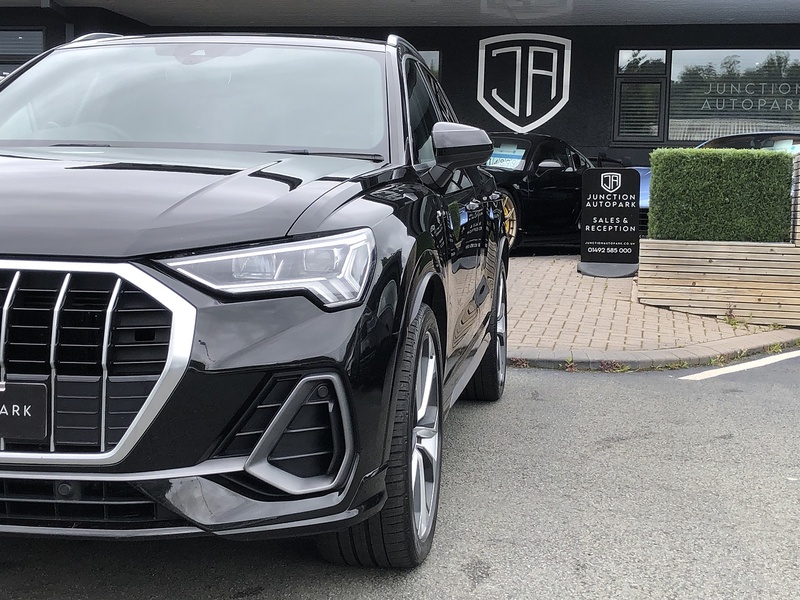 Audi Q3 TFSI S line - U2063