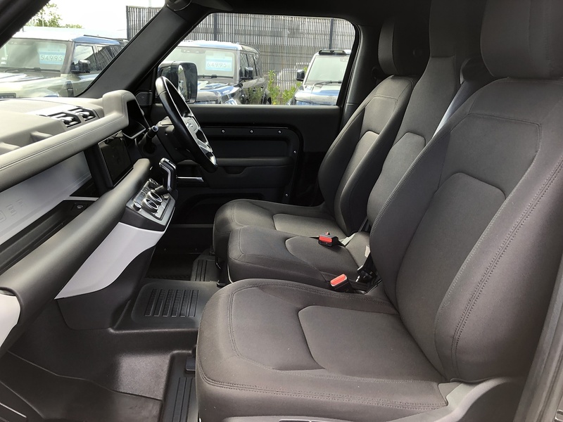 Land Rover Defender 90 D250 MHEV - U2072