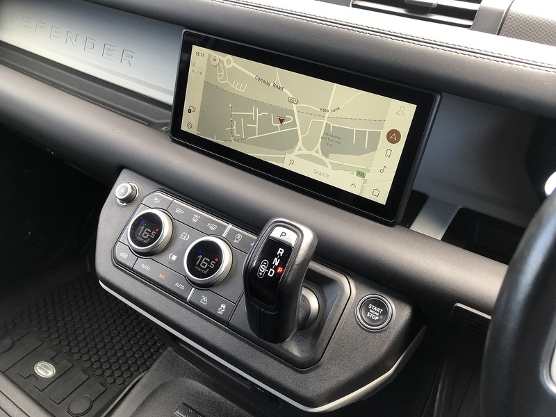 Land Rover Defender 90 D250 MHEV - U2072
