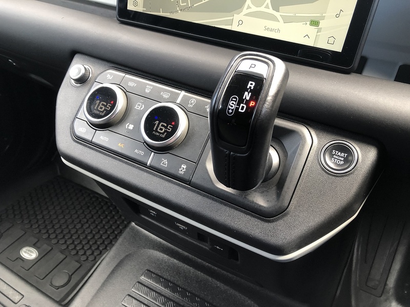 Land Rover Defender 90 D250 MHEV - U2072