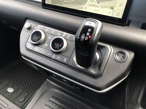 Land Rover Defender 90 D250 MHEV - U2072