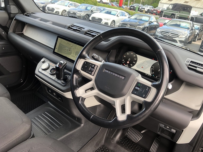 Land Rover Defender 90 D250 MHEV - U2072