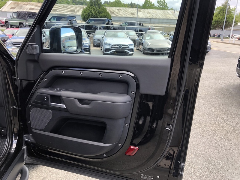 Land Rover Defender 90 D250 MHEV - U2072