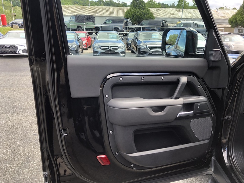 Land Rover Defender 90 D250 MHEV - U2072