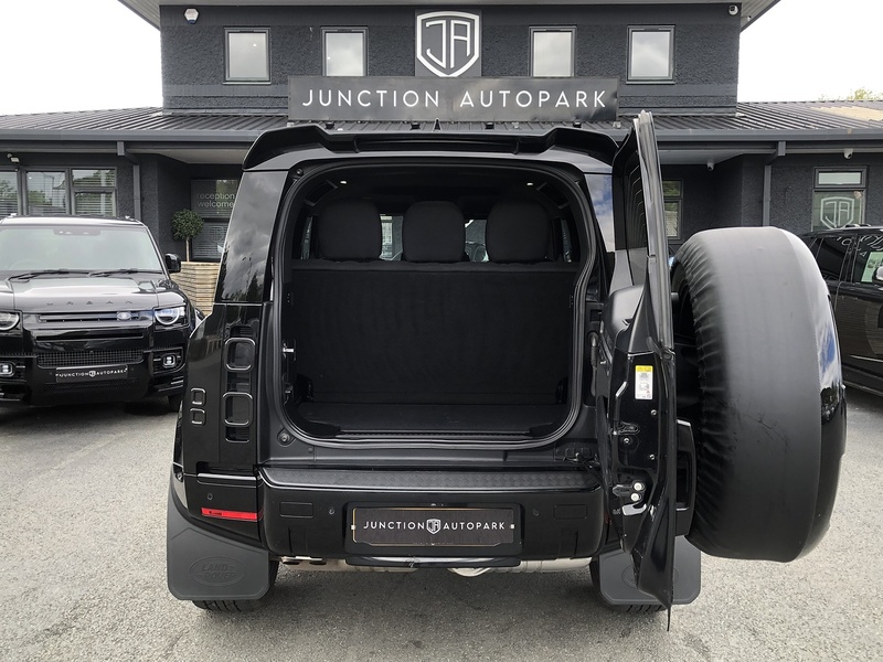 Land Rover Defender 90 D250 MHEV - U2072