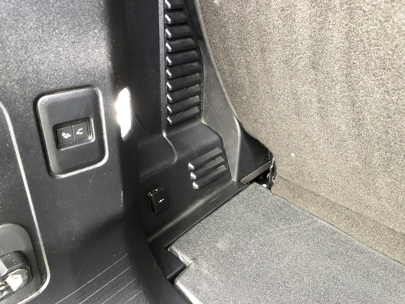 Land Rover Defender 90 D250 MHEV - U2072