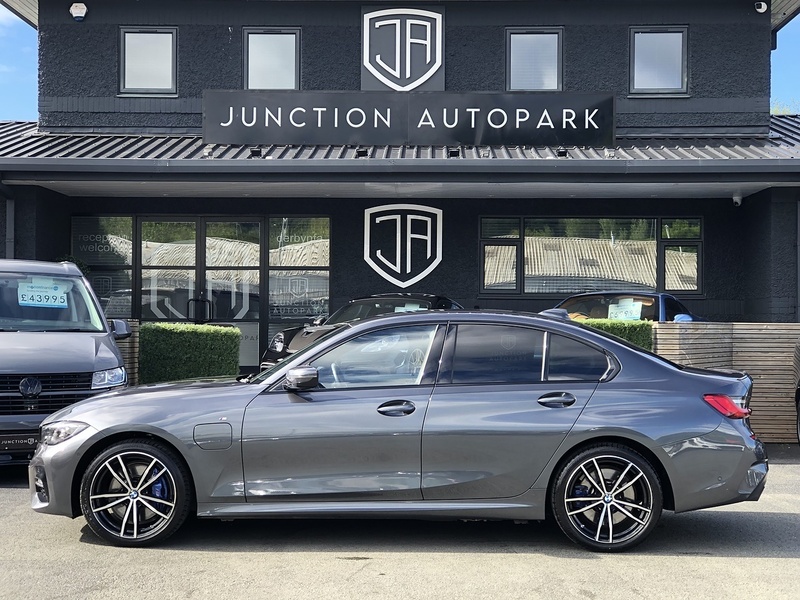 BMW 3 Series 330e M Sport - U2078