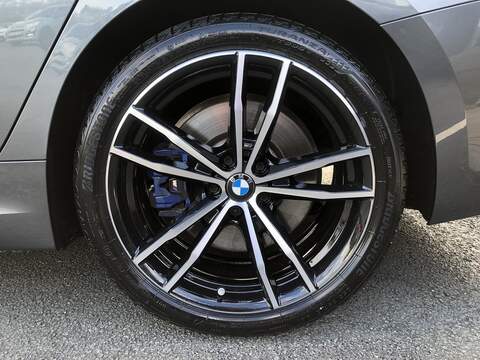 BMW 3 Series 330e M Sport - U2078