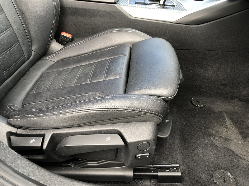 BMW 3 Series 330e M Sport - U2078