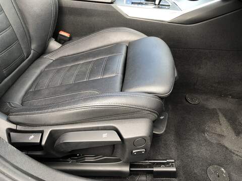 BMW 3 Series 330e M Sport - U2078