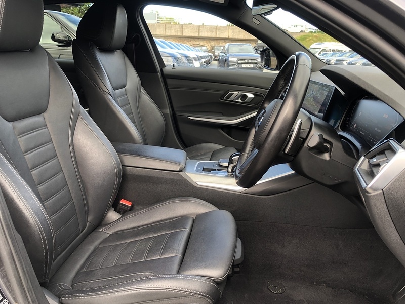 BMW 3 Series 330e M Sport - U2078