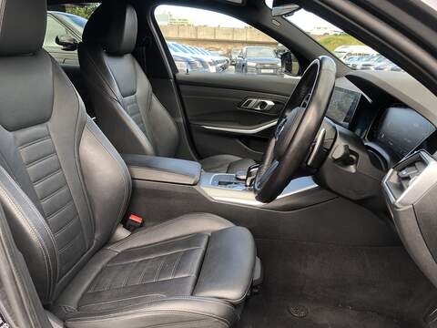 BMW 3 Series 330e M Sport - U2078