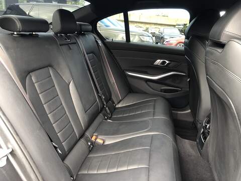 BMW 3 Series 330e M Sport - U2078