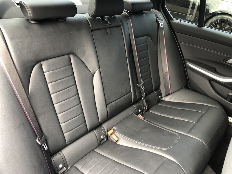 BMW 3 Series 330e M Sport - U2078