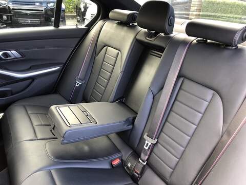BMW 3 Series 330e M Sport - U2078