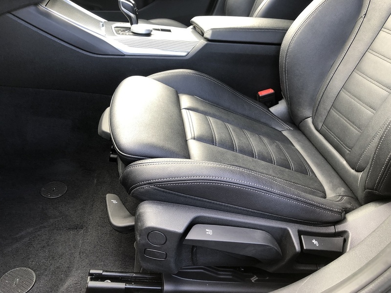 BMW 3 Series 330e M Sport - U2078