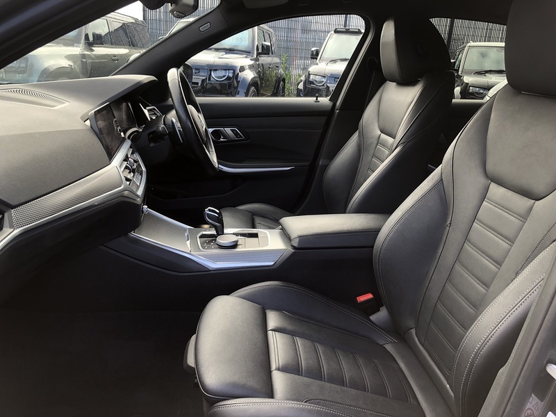 BMW 3 Series 330e M Sport - U2078