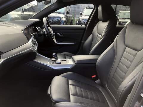 BMW 3 Series 330e M Sport - U2078